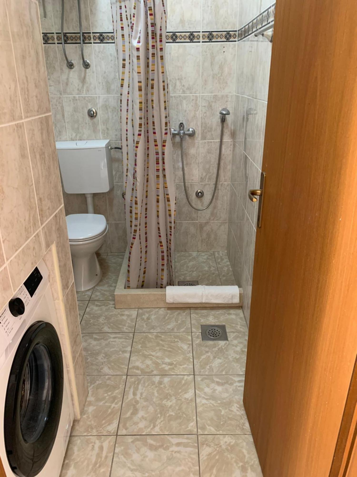 Apartments Villa Radonic Долни Морин Екстериор снимка